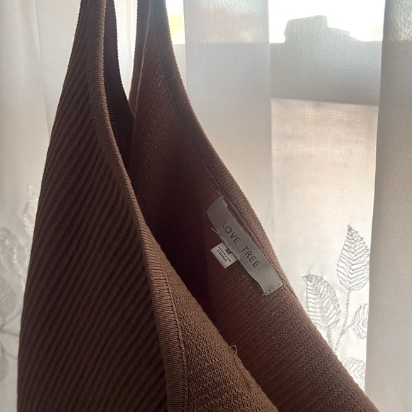 Ribbed Caramel Brown Sleeveless Fitted Dress - Picture 5 of 6